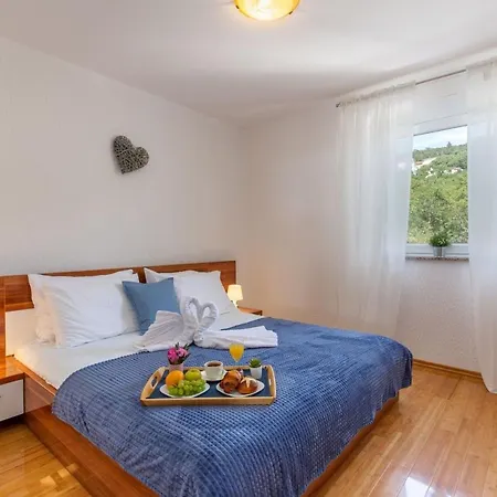 Mit Terrasse Und Meerblick By Interhome *