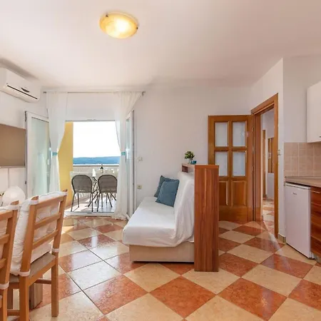 Mit Terrasse Und Meerblick By Interhome *