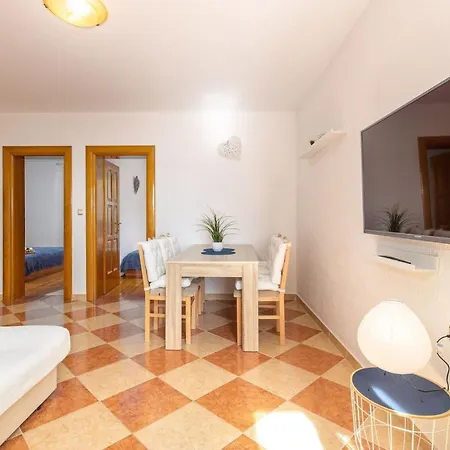 Mit Terrasse Und Meerblick By Interhome Apartamento Dramalj