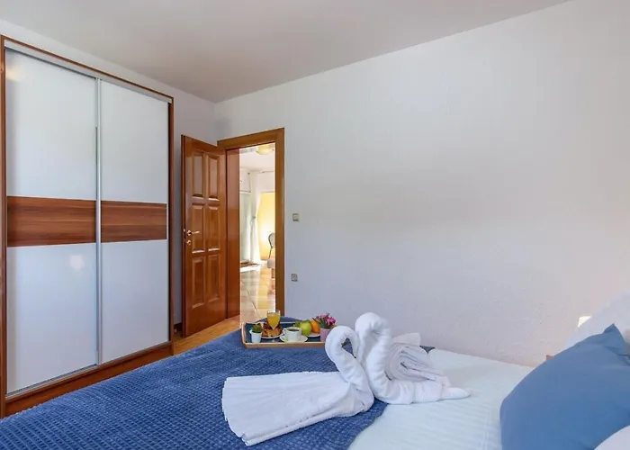 Mit Terrasse Und Meerblick By Interhome Apartment *